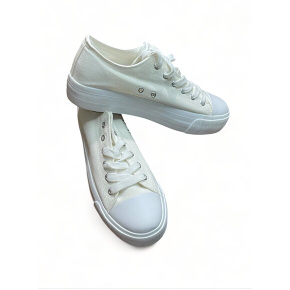 Women's white canvas low top sneakers with thick sole and rubber toe cap, New - Picture 2 of 12